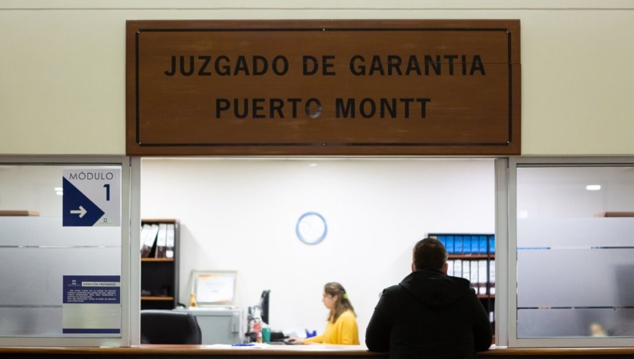 /regionales/region-de-los-lagos/puerto-montt-formalizan-a-abogado-acusado-de-violacion-y-abuso-sexual-a