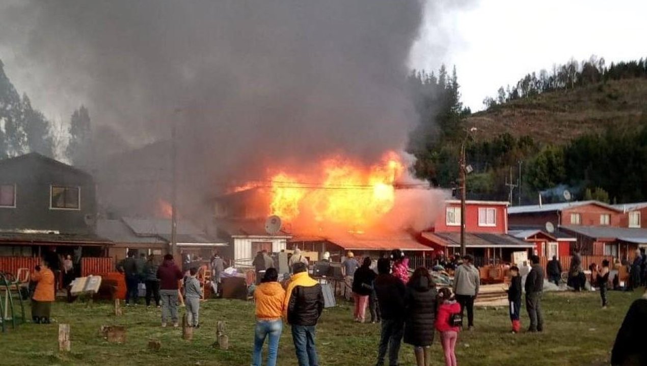 /2022/06/24/vecinos-de-villa-collilelfu-inician-campana-para-ir-en-ayuda-de-familias-afectadas-por-incendio