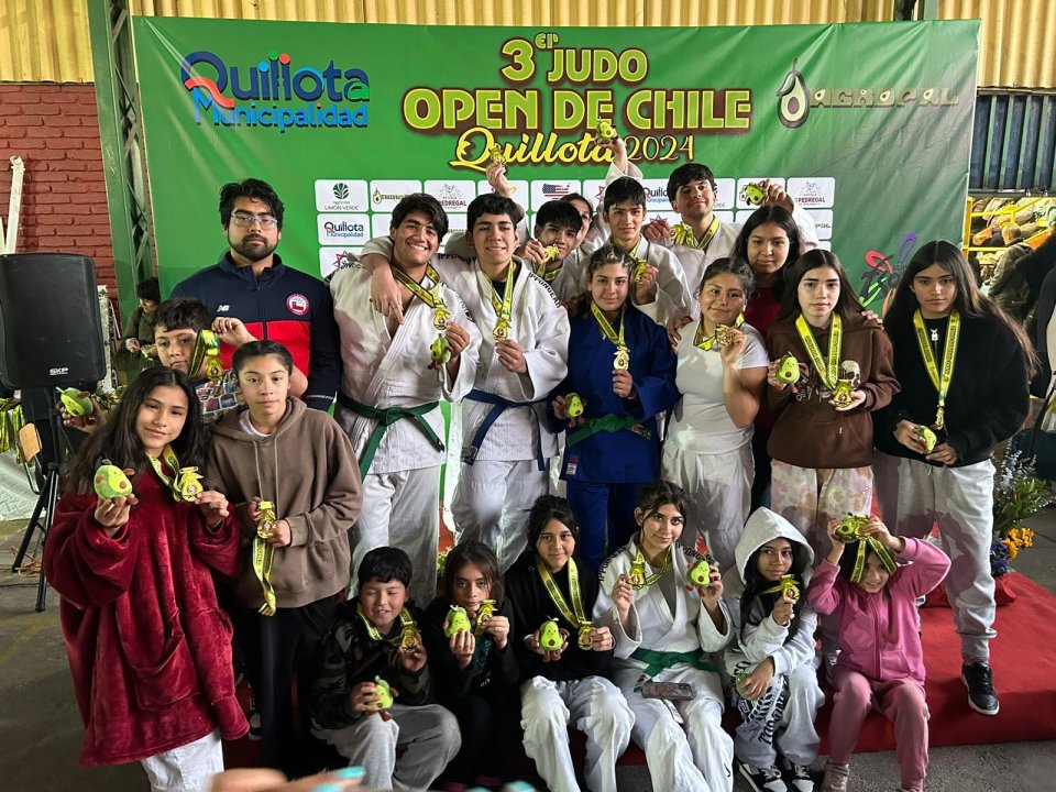 /gran-presentacion-del-club-de-judo-fujiyama-de-tierra-amarilla-en-torneo