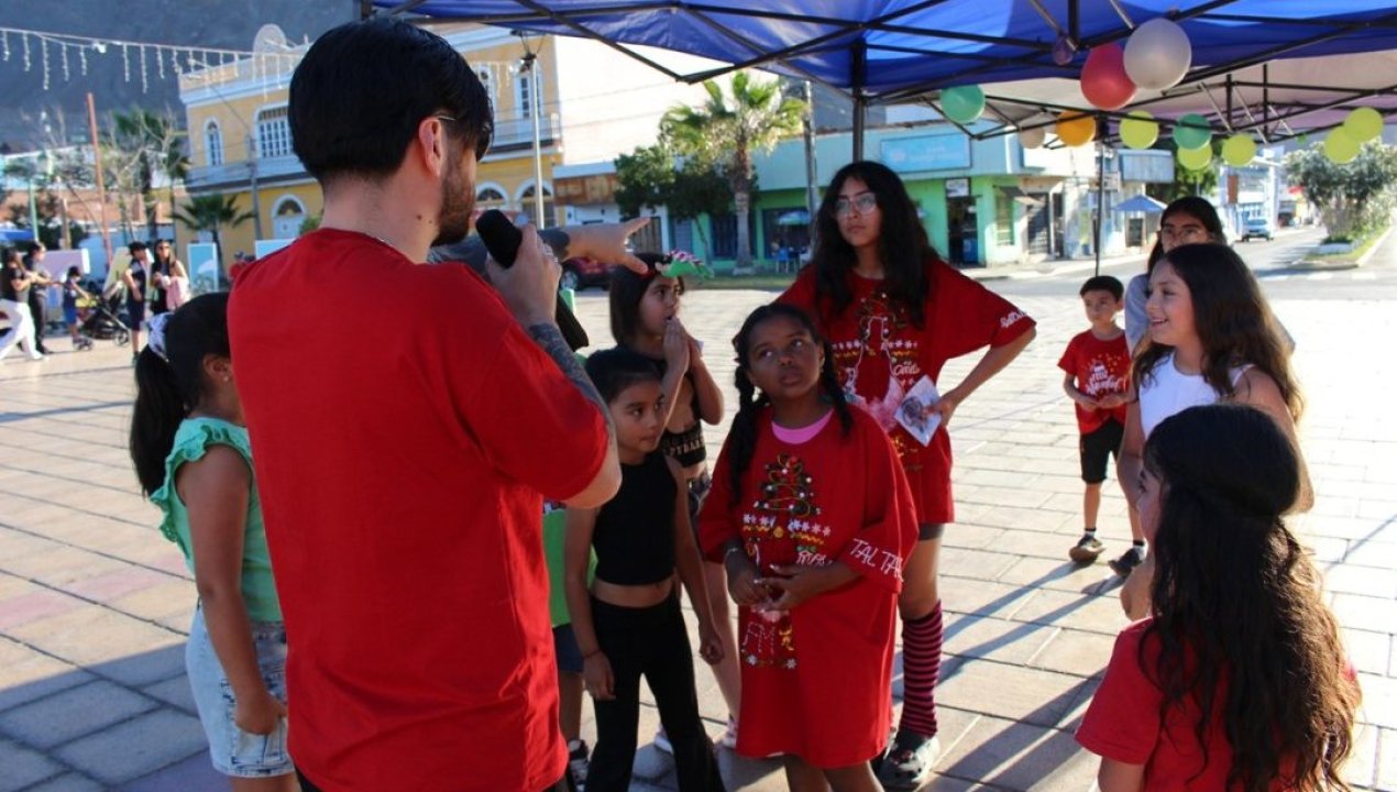 /local/taltal-celebro-la-1-batalla-de-baile-por-amor-a-navidad-con-un-ambiente