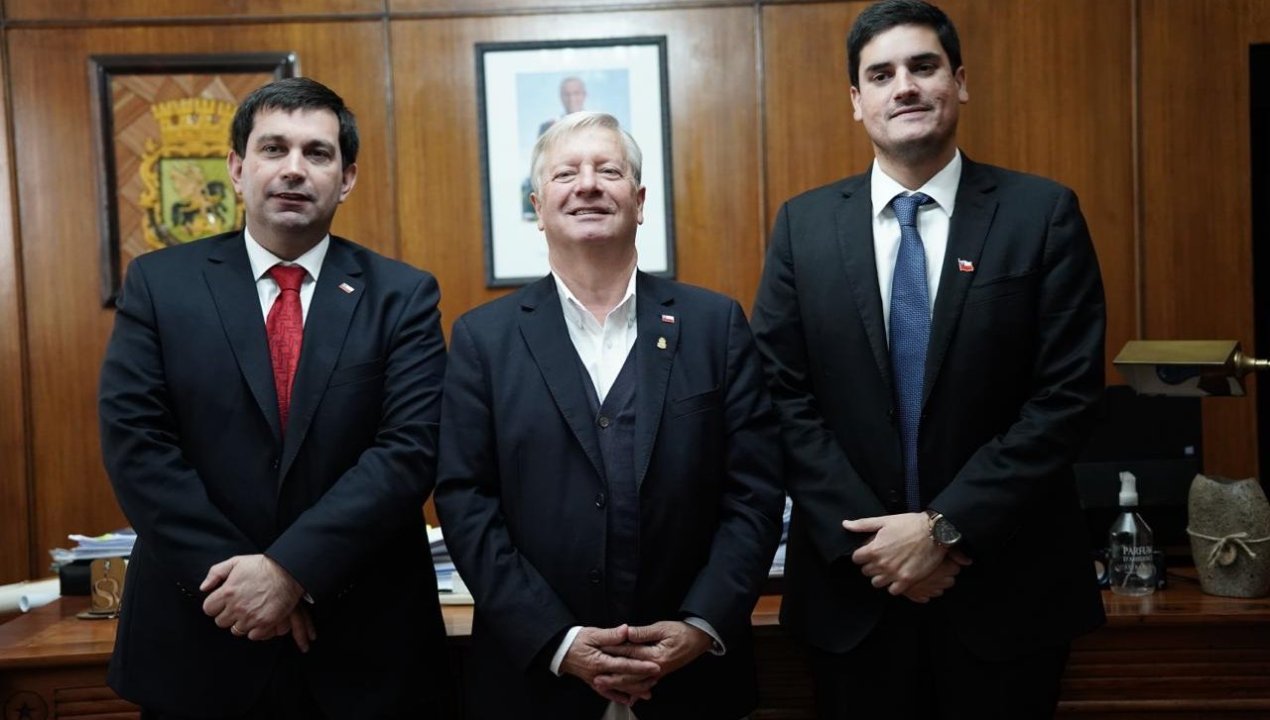 /autoridades-coordinan-proyectos-clave-para-curico