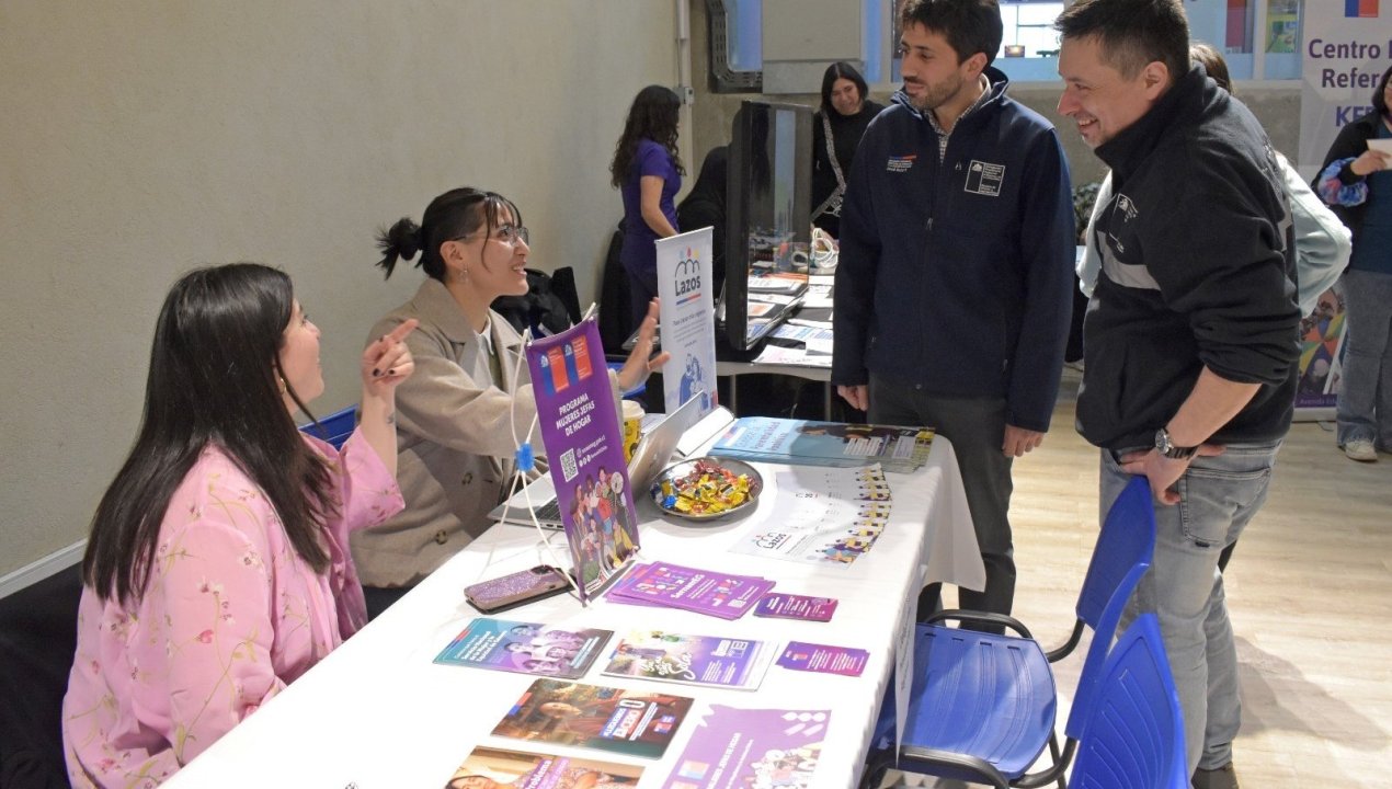 /personas-cuidadoras-participaron-en-feria-de-servicios-publicos-para