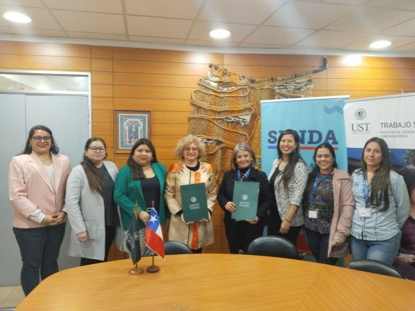 Renovación de convenio entre Santo Tomas-Arica y SENDA impulsa la formación académica en Trabajo Social