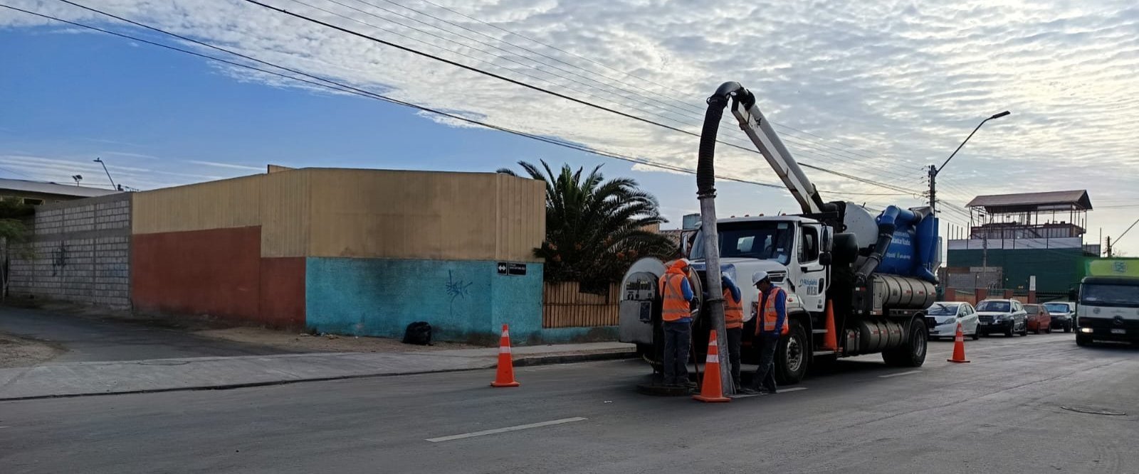 AGUAS DEL ALTIPLANO REALIZA MEJORAS EN COLECTOR PÚBLICO EN CALLE JUAN ANTONIO RÍOS