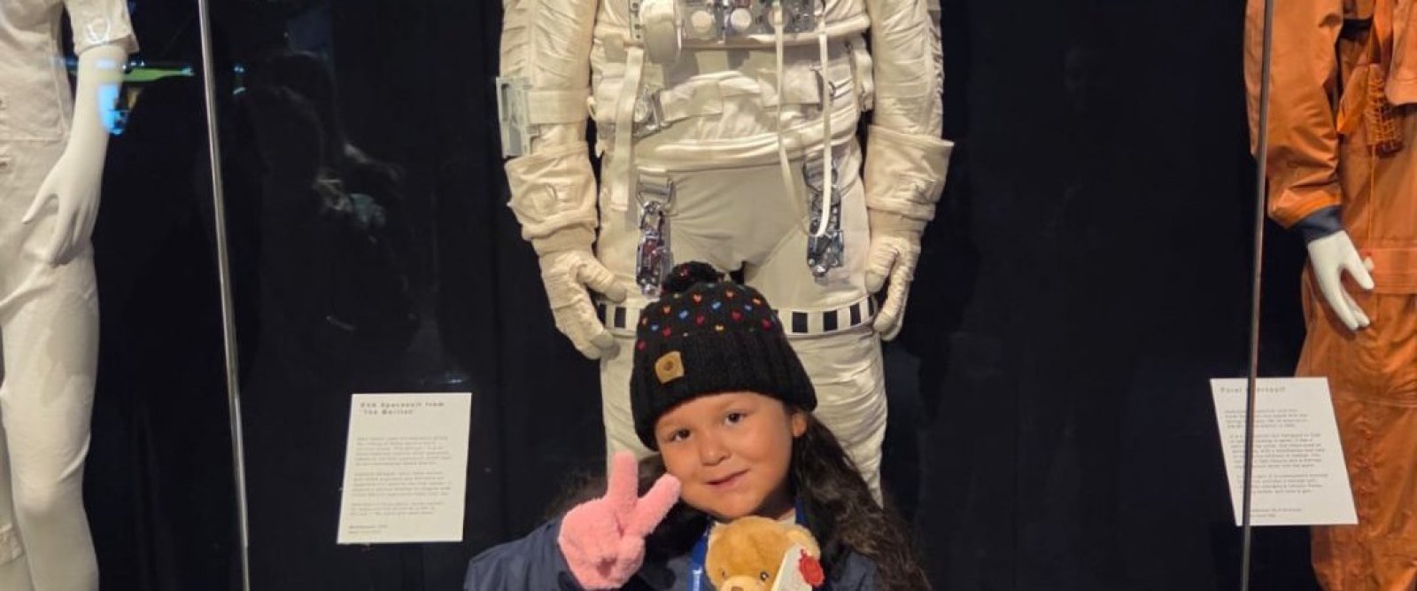 ORGULLO ARIQUEÑO: NIÑA DE LA REGIÓN VISITÓ CENTRO ESPACIAL EN INGLATERRA