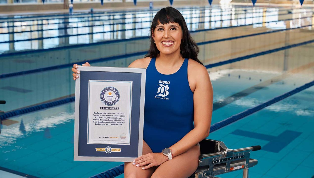 /nado-en-agua-polar-mas-largo-barbara-hernandez-logra-su-segundo-record-guinness