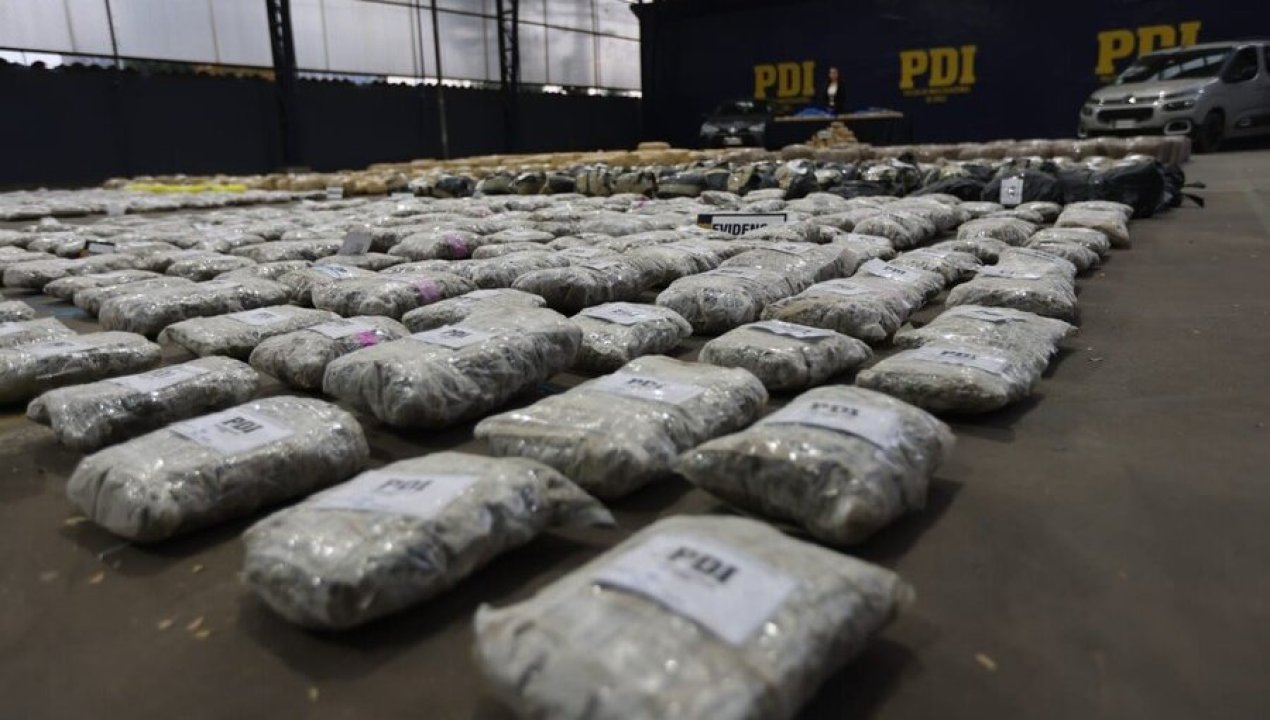 /actualidad/pdi/operativos/incautan-dos-toneladas-de-droga-procedente-de-bolivia-jefe-de-banda
