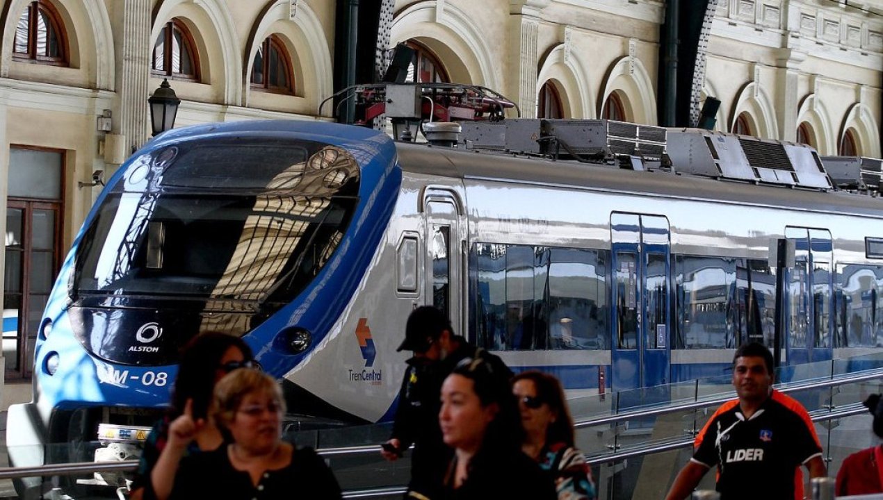 /actualidad/transito/cifra-record-efe-transporto-a-mas-de-25-8-millones-de-personas-entre