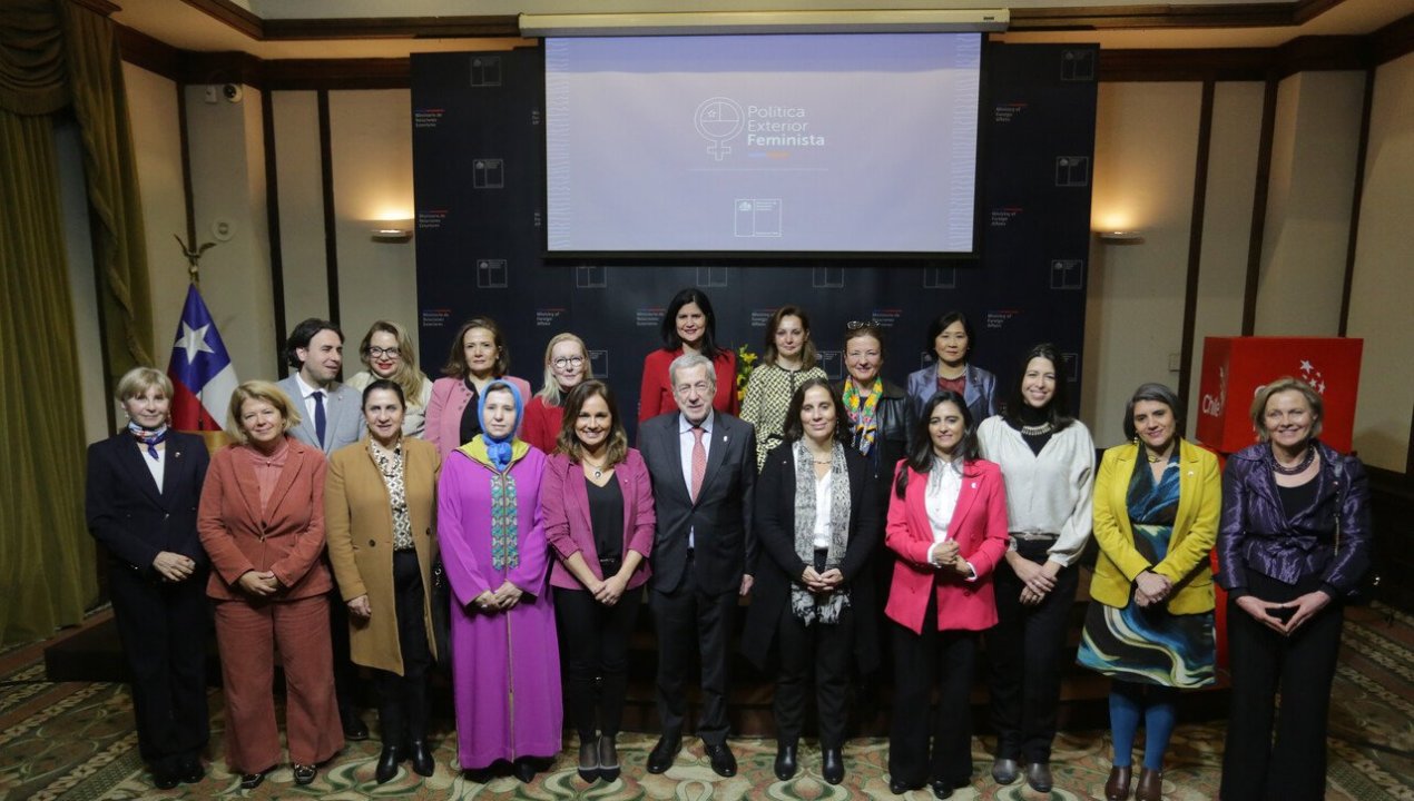 /internacional/primer-pais-en-latinoamerica-chile-implementa-politica-exterior-feminista