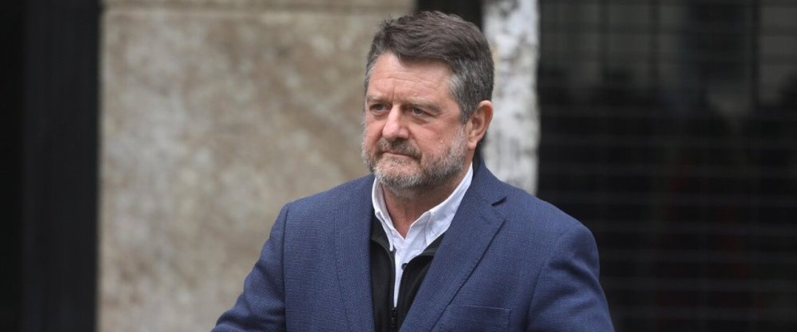 Buscan destitución de Claudio Orrego