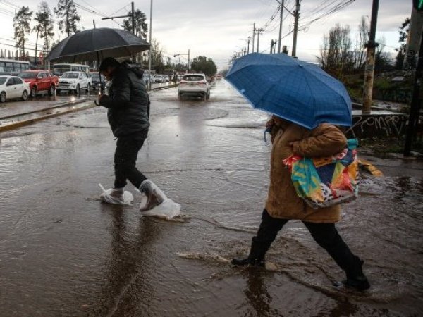 Sistema frontal obliga a suspender clases en cuatro comunas de la Región de Atacama