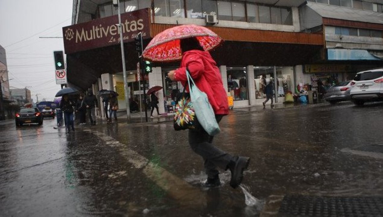 /sistema-frontal-afectara-a-10-regiones-del-pais-valparaiso-entra-en-alerta